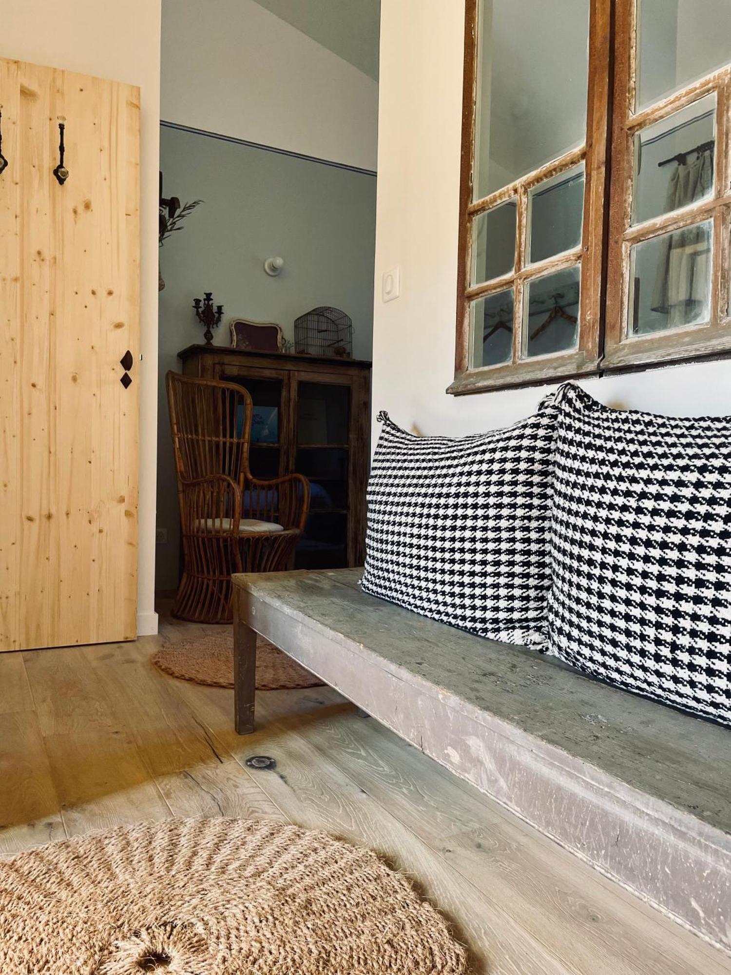 Les Appartements Du Saint Thiers, La Provence Dans Un Coin De La Drome Et L'Esprit D'Une Maison D'Hotes A Saou Exterior photo